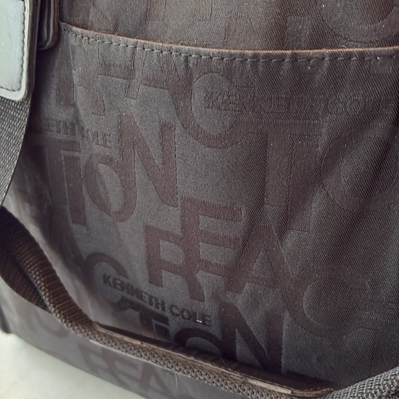 Kenneth Cole Reaction Black Briefcase with Sleek Design - Picture 7 of 9